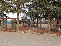 Chinook Cabins & RV Park