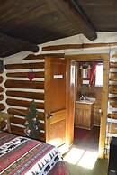 Chinook Cabins & RV Park