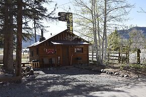 Chinook Cabins & RV Park