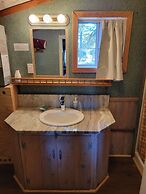 Chinook Cabins & RV Park