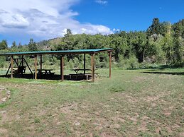 Chinook Cabins & RV Park