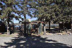 Chinook Cabins & RV Park