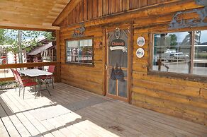 Chinook Cabins & RV Park