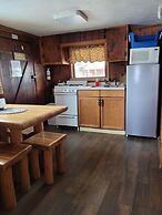 Chinook Cabins & RV Park
