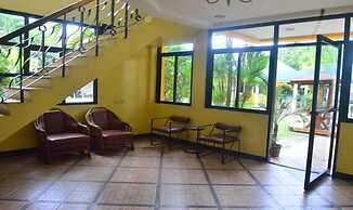 Marvin's Seaside Inn