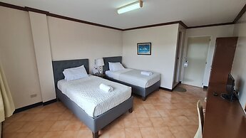 Marvin's Seaside Inn