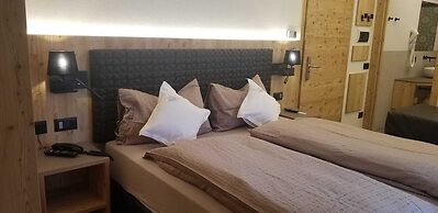 Cimon Dolomites Hotel