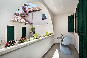 Balatura The Fine Bed & Breakfast