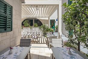 Balatura The Fine Bed & Breakfast