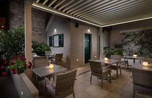 Balatura The Fine Bed & Breakfast