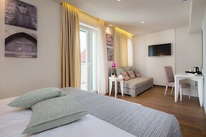 Balatura The Fine Bed & Breakfast