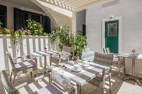 Balatura The Fine Bed & Breakfast