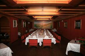 Hotel Emet
