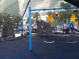 Deluxe Beach Resort - HORA RENTALS