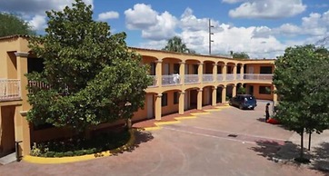 Hotel Maria Luisa Inn & Suites
