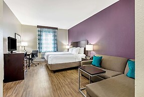 La Quinta Inn & Suites by Wyndham New Cumberland-Harrisburg