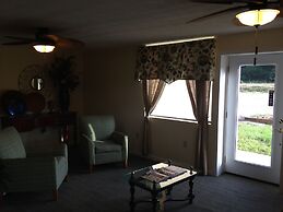 Pleasure Point Inn & Suites