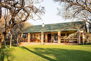 Woodlands Stop Over and Lodge