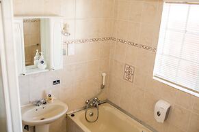 Woodlands Stop Over and Lodge