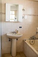 Woodlands Stop Over and Lodge