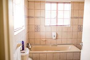 Woodlands Stop Over and Lodge