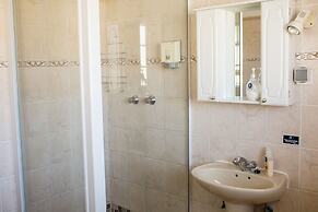 Woodlands Stop Over and Lodge