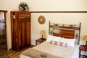 Woodlands Stop Over and Lodge