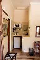 Woodlands Stop Over and Lodge