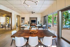 The St. Regis Maldives Vommuli Resort