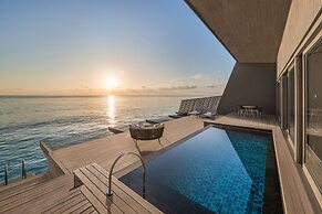 The St. Regis Maldives Vommuli Resort