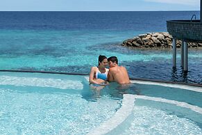 The St. Regis Maldives Vommuli Resort