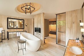 The St. Regis Maldives Vommuli Resort