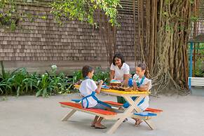 The St. Regis Maldives Vommuli Resort