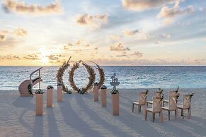 The St. Regis Maldives Vommuli Resort