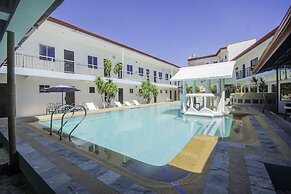 OYO 725 Richdel Resort Hotel