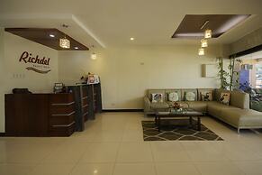 OYO 725 Richdel Resort Hotel