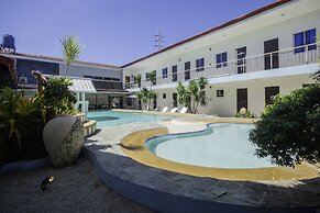 OYO 725 Richdel Resort Hotel