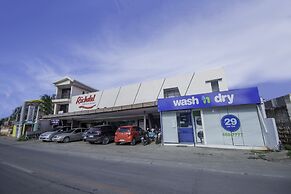 OYO 725 Richdel Resort Hotel