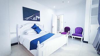 Queen Central Apartment Hotel