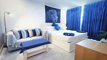 Queen Central Apartment Hotel