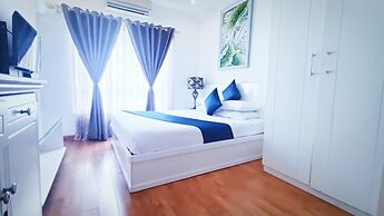 Queen Central Apartment Hotel