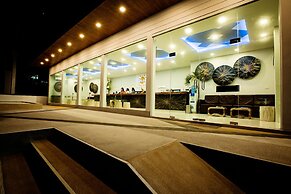 Sunset Beach Club Hotel & Spa