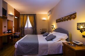 Paradise Hotel & Wellness