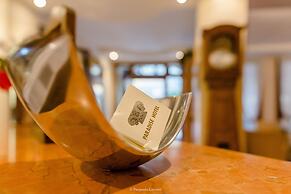 Paradise Hotel & Wellness