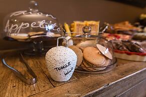 Paradise Hotel & Wellness