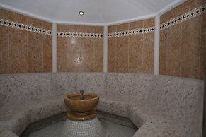Paradise Hotel & Wellness