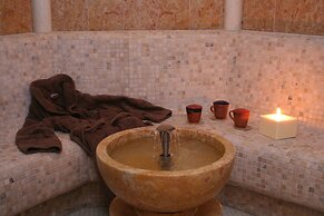 Paradise Hotel & Wellness
