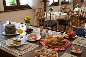 Paradise Hotel & Wellness