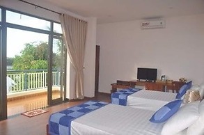 Tra Que Riverside Homestay