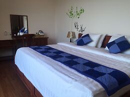 Tra Que Riverside Homestay